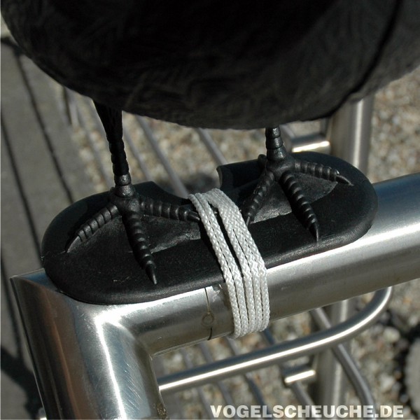 Am Geländer mit Schnur