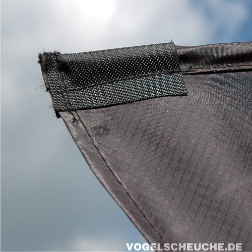 Nahaufnahme der Stofftasche am Fluegelrand