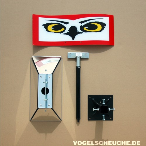 Lieferumfang flach ausgelegt: Drehflügel mit Greifvogelaugen, Vierkant-Stahlrohr, Standfuß und Montagematerial.